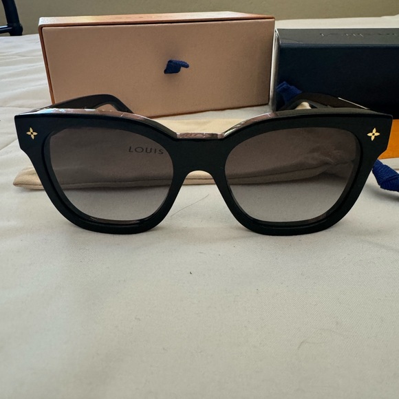 Louis Vuitton- My Monogram Square sunglasses Z1523E- worn once black/gold - Picture 9 of 13